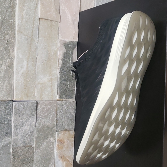 ECCO Exceed Low Women's Fashion Sneaker - Picture 9 of 10